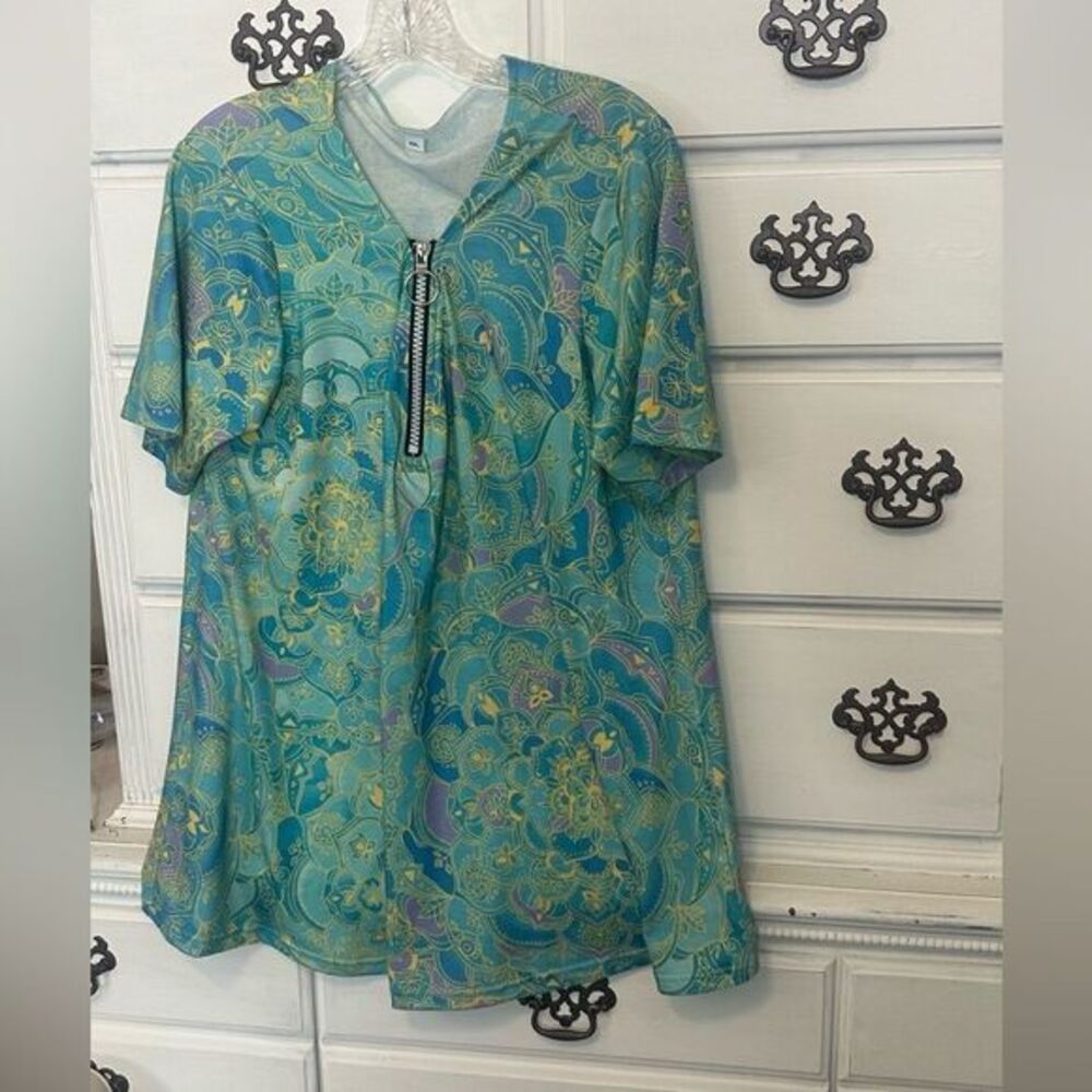Printed Zip‎ Up Top - Picture 3 of 16